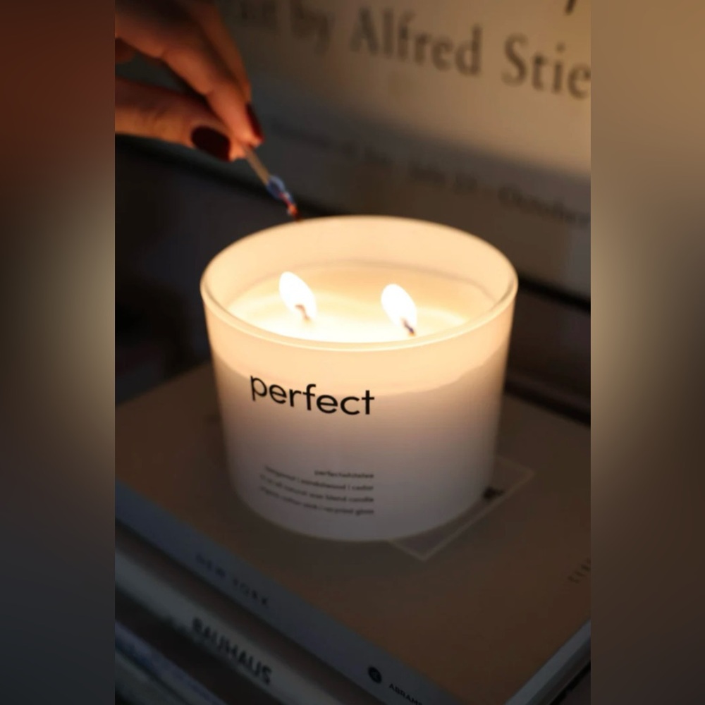 PerfectWhiteTee-Perfect Candle-New